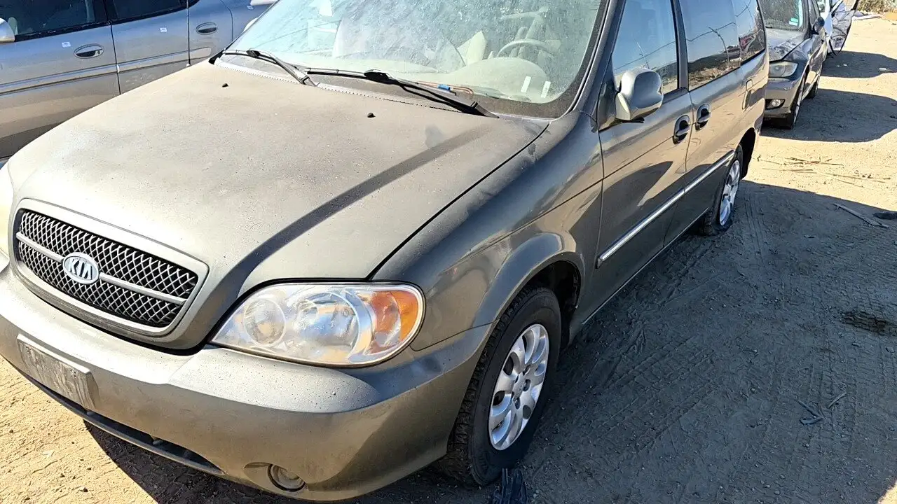 Photo of 2004 Kia Sedona
