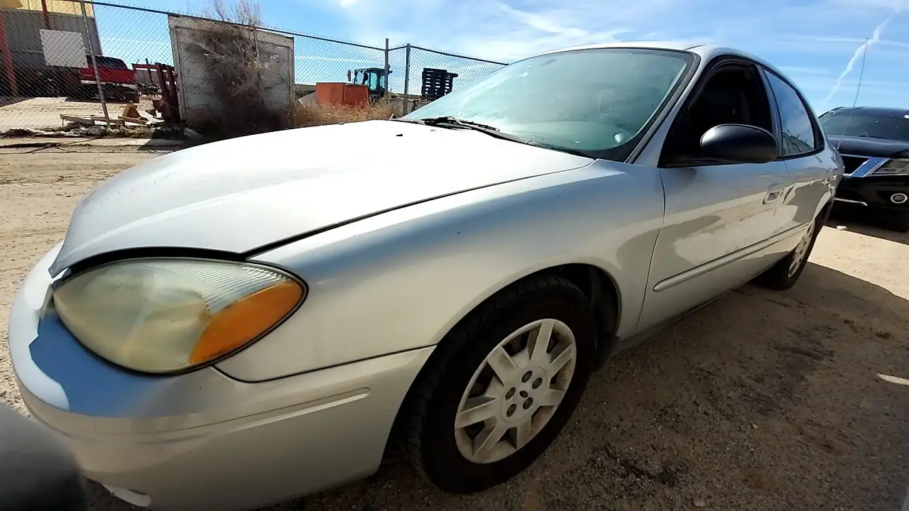 Photo of 2005 Ford Taurus