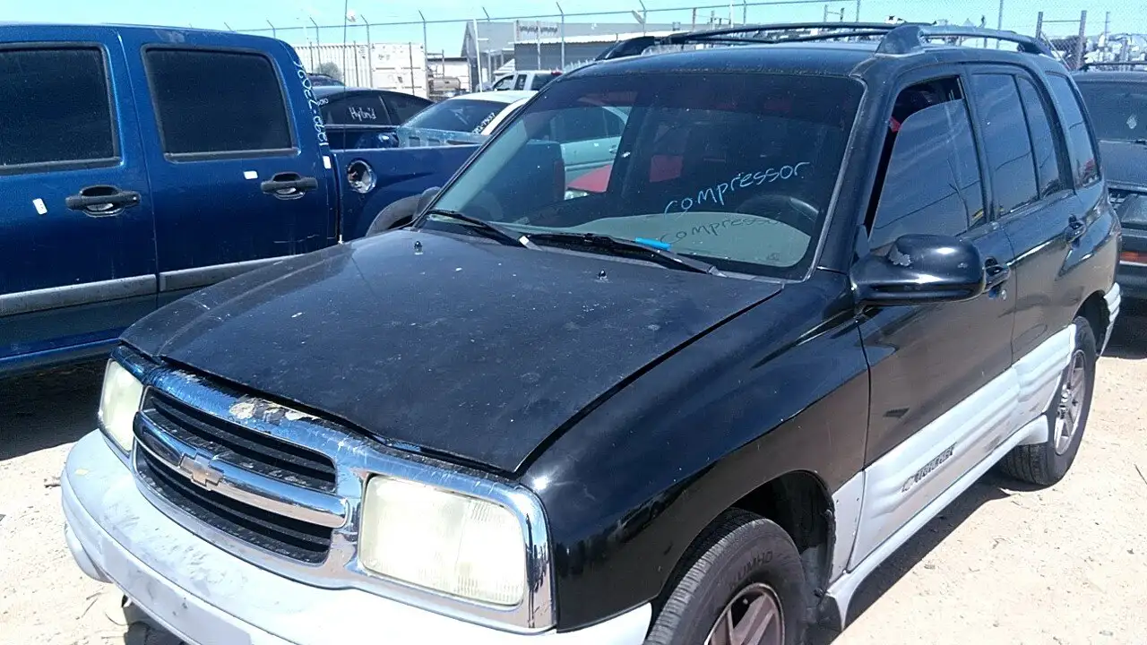 Photo of 2002 Chevrolet Tracker