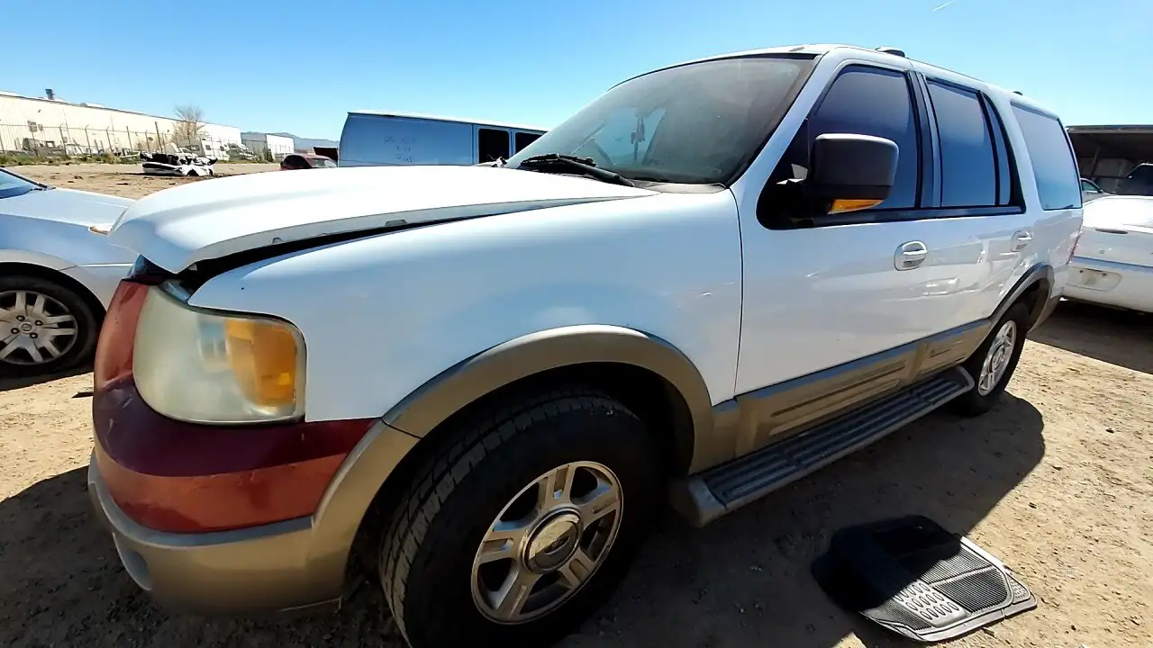 Photo of 2004 Ford Expedition
