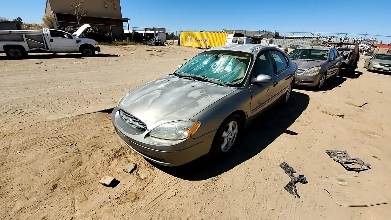 Photo of 2002 Ford Taurus