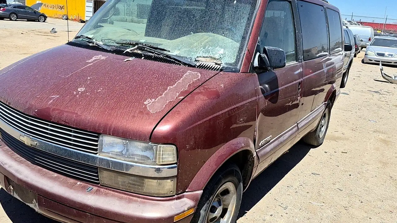 Photo of 2000 Chevrolet Astro