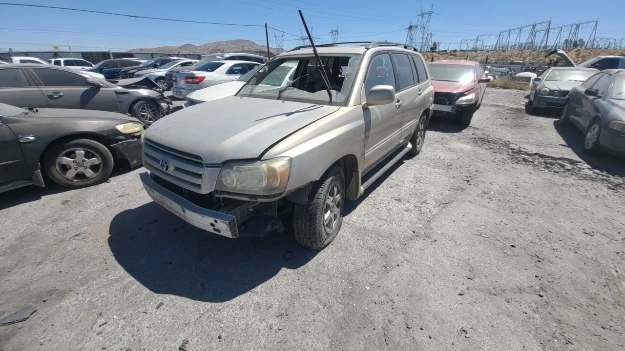 Photo of 2004 Toyota Highlander