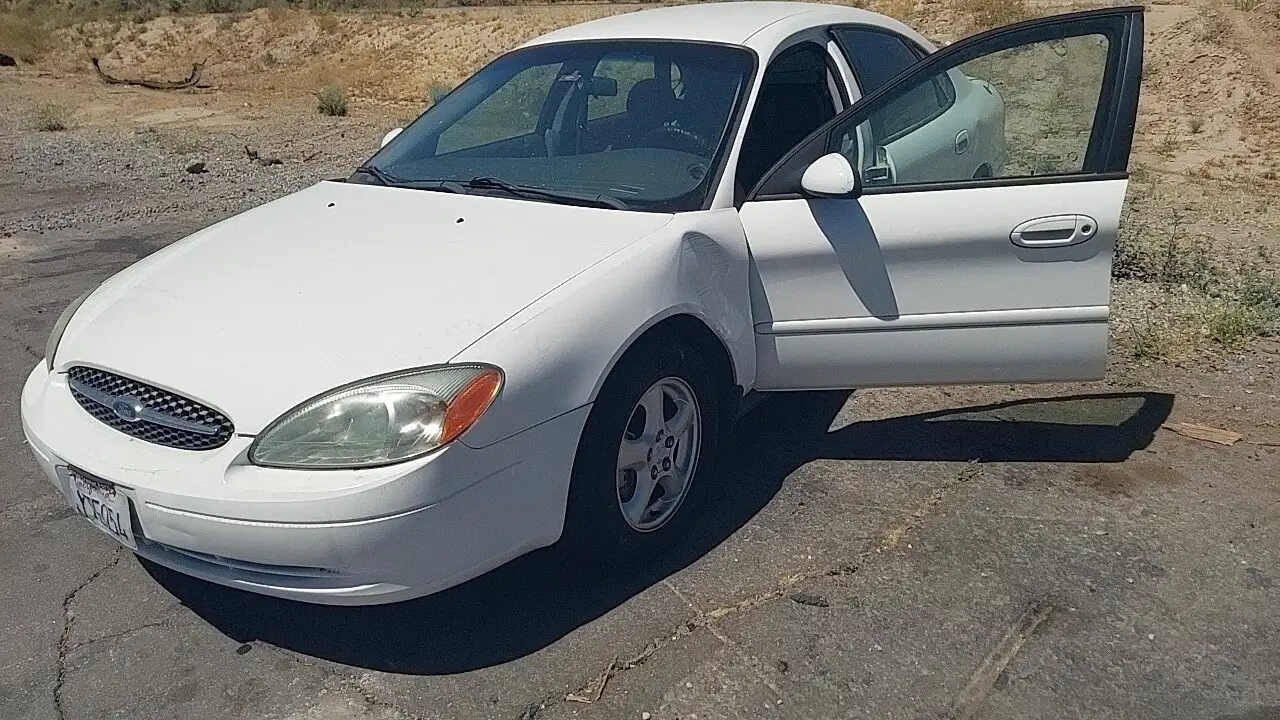 Photo of 2002 Ford Taurus