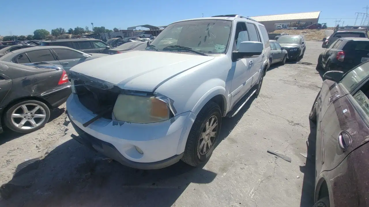 Photo of 2003 Lincoln Navigator