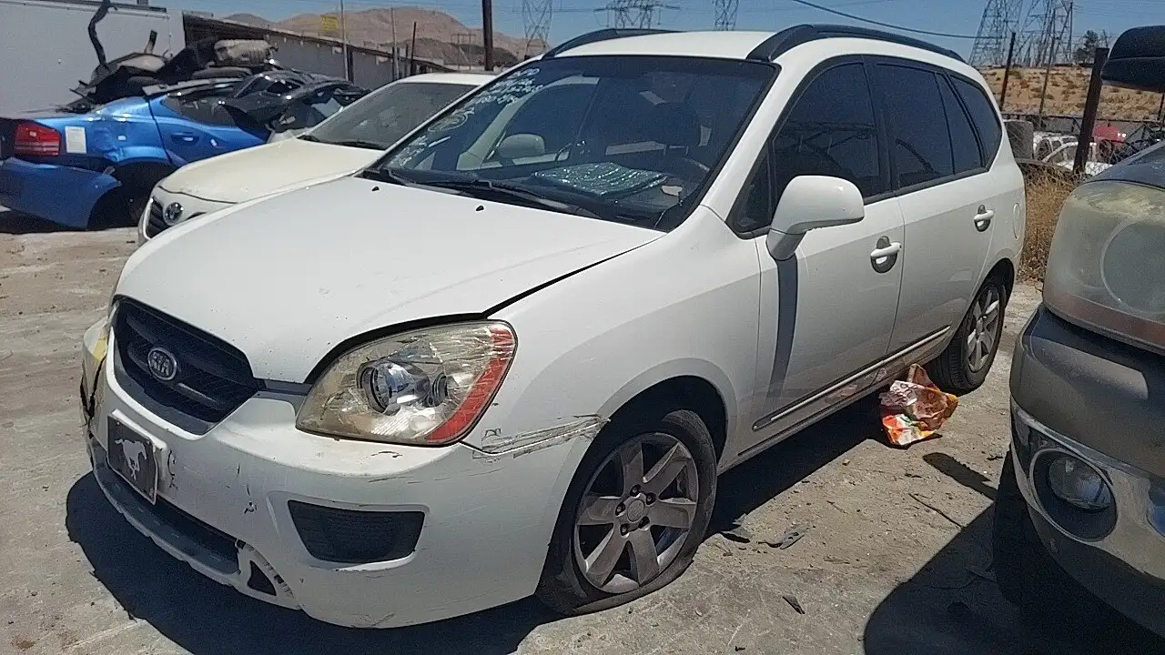 Photo of 2008 Kia Rondo