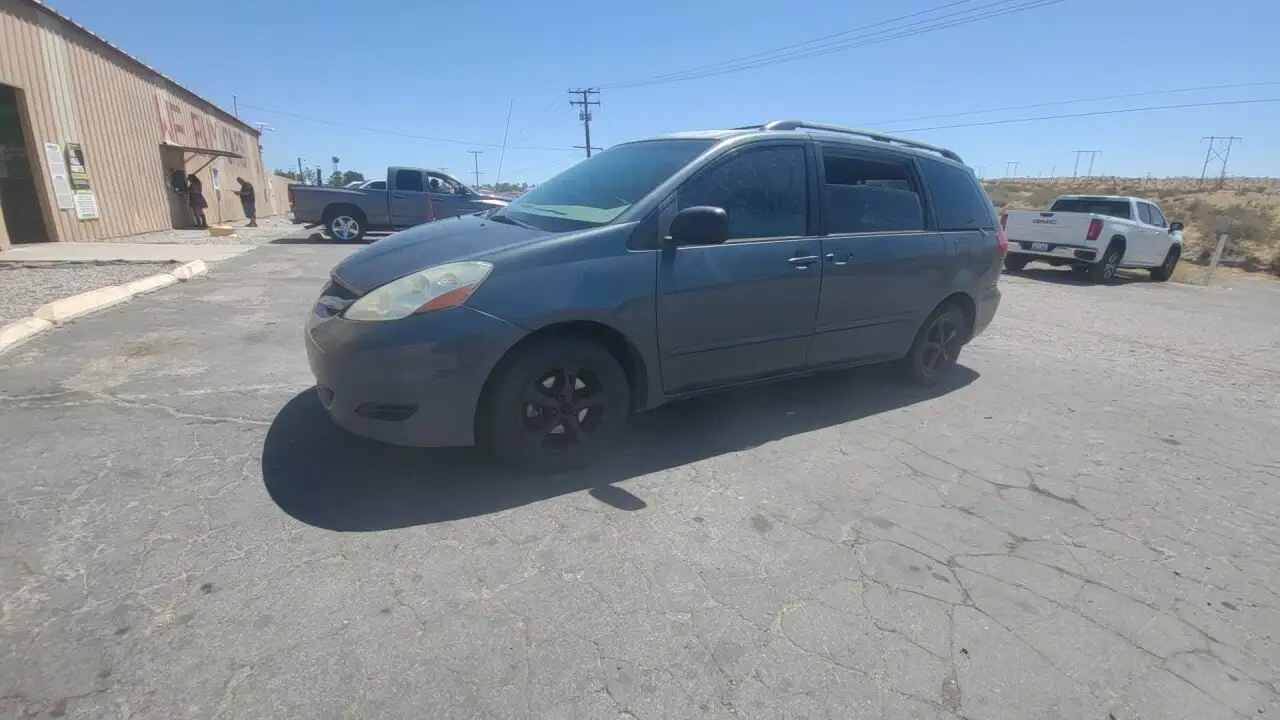 Photo of 2006 Toyota Sienna