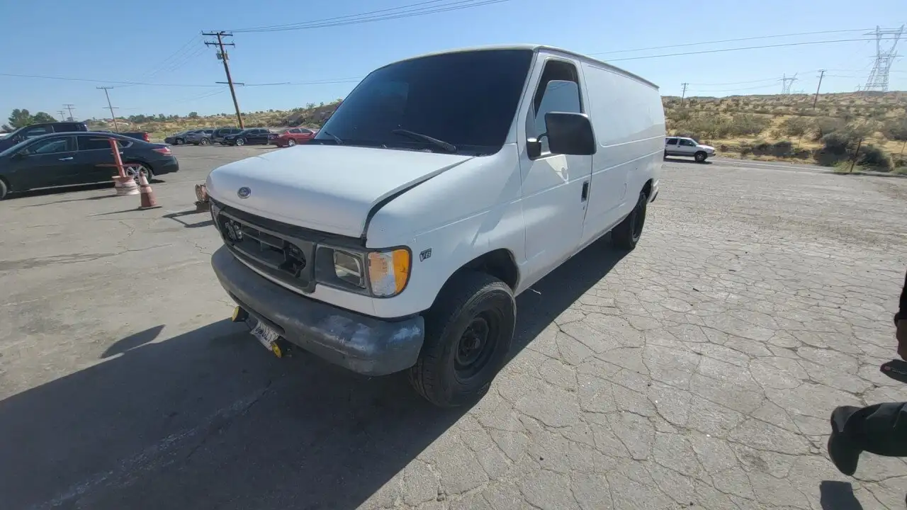 Photo of 2002 Ford E-250 Econoline