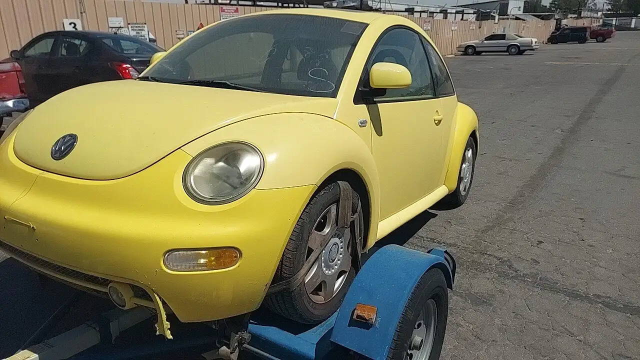 Photo of 2000 Volkswagen Beetle