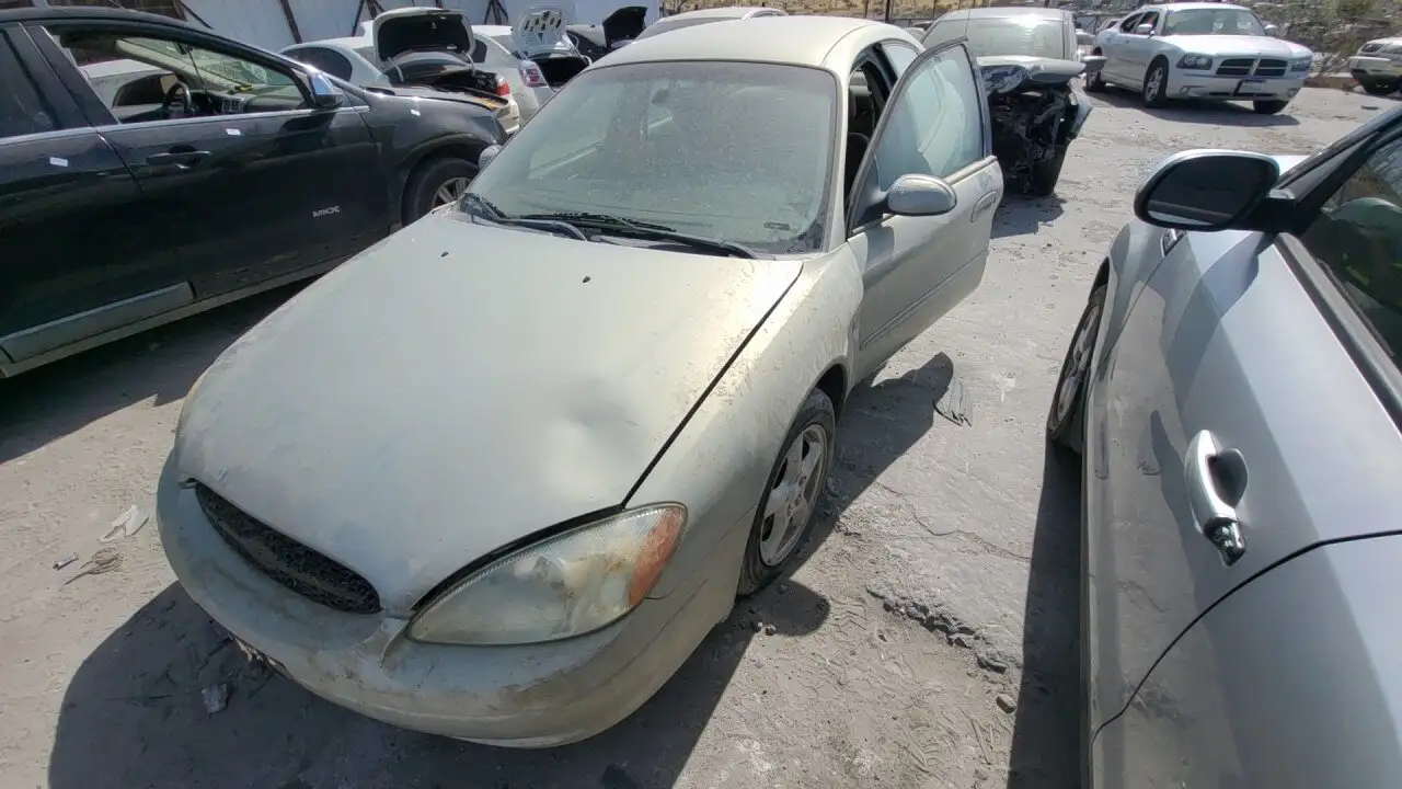 Photo of 2003 Ford Taurus