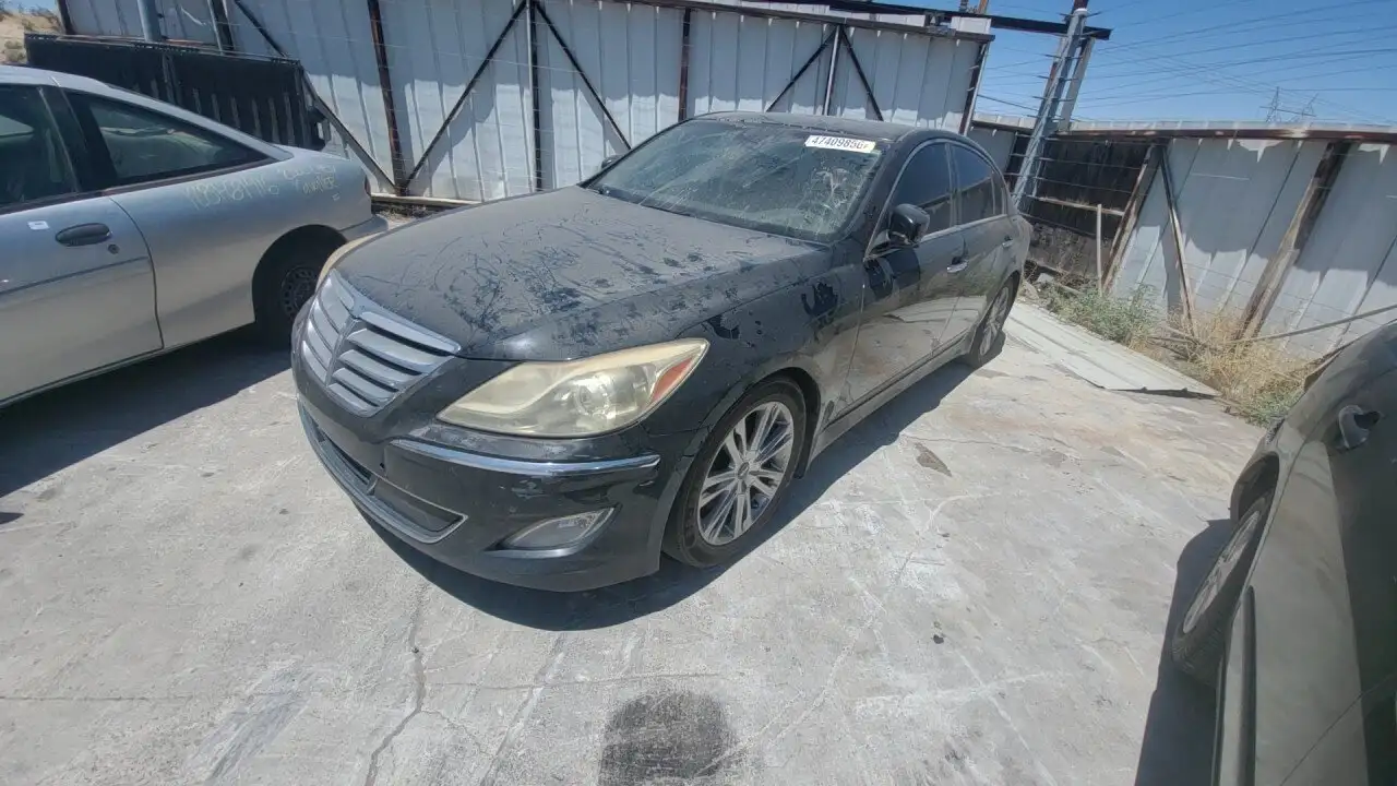 Photo of 2012 Hyundai Genesis