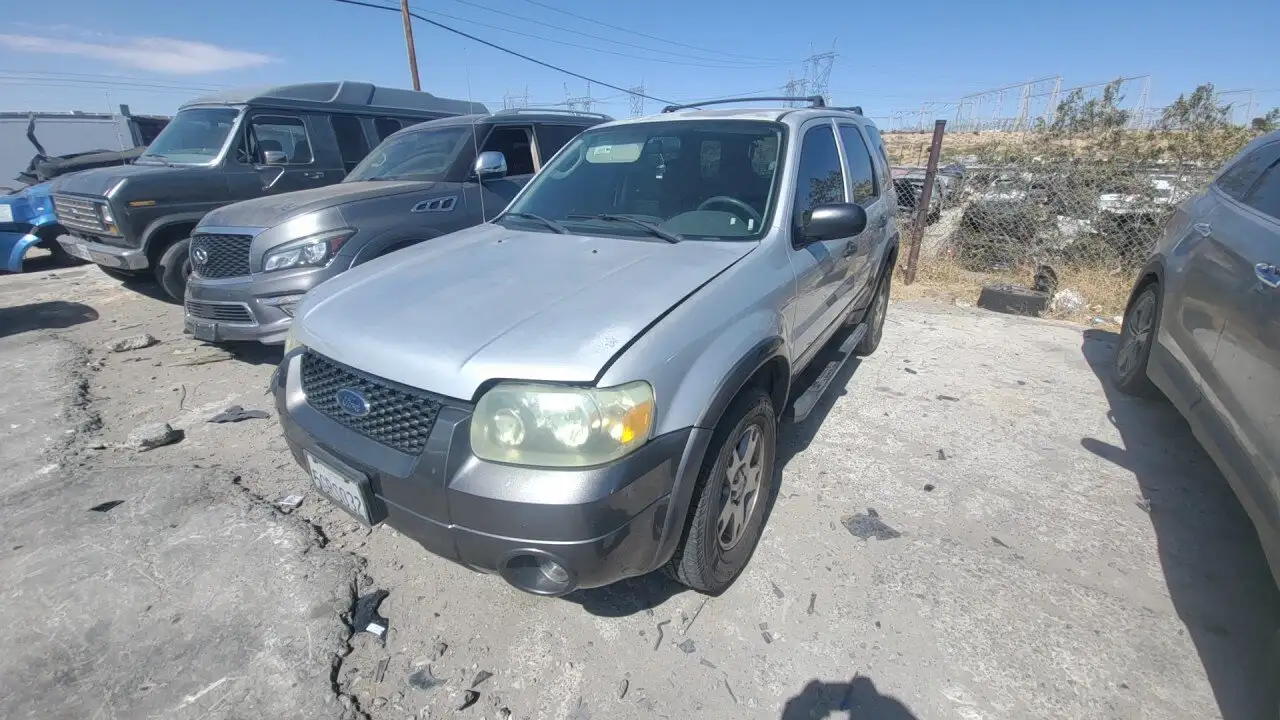 Photo of 2005 Ford Escape