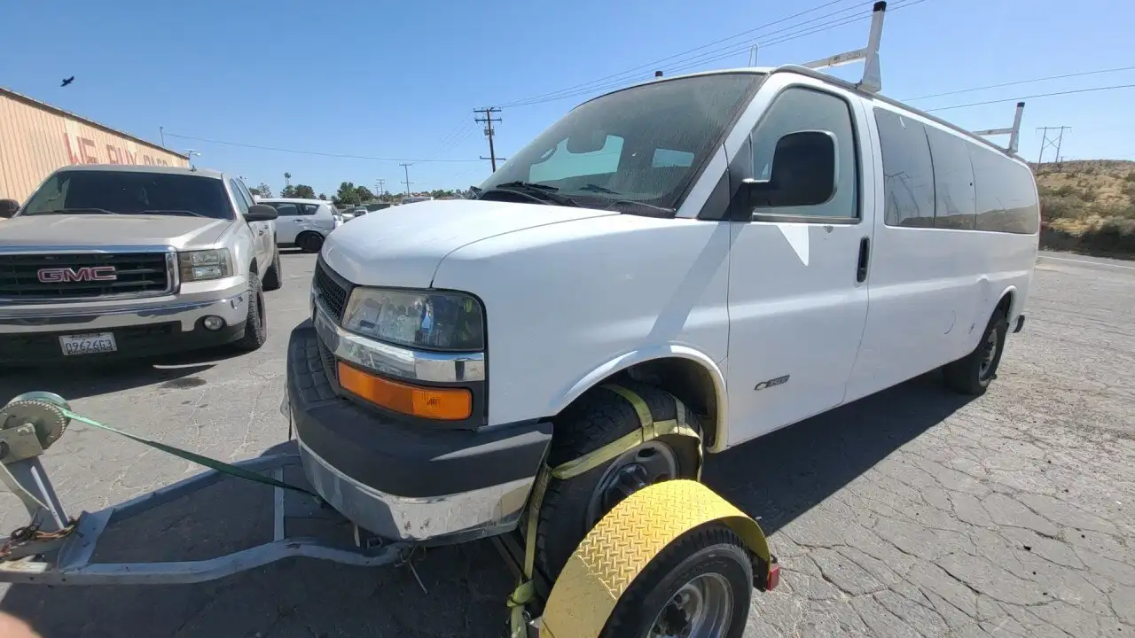 Photo of 2005 Chevrolet Express 3500