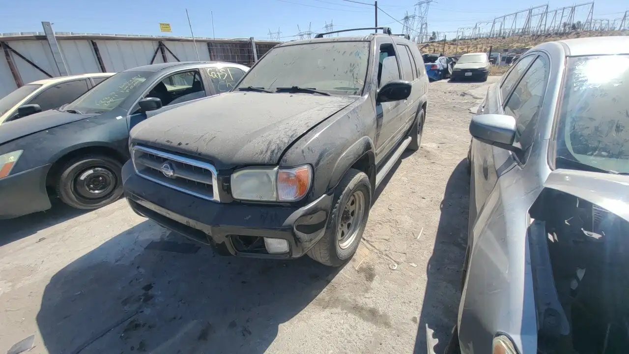 Photo of 2001 Nissan Pathfinder