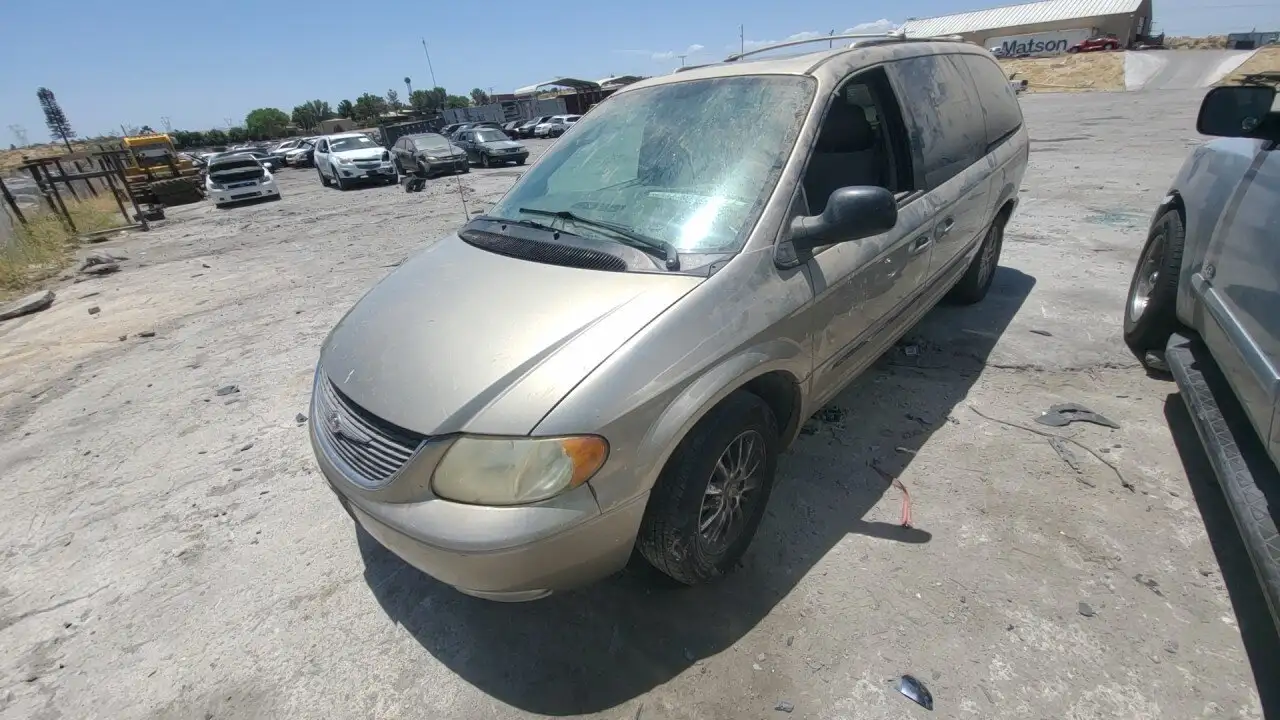 Photo of 2003 Chrysler Town & Country