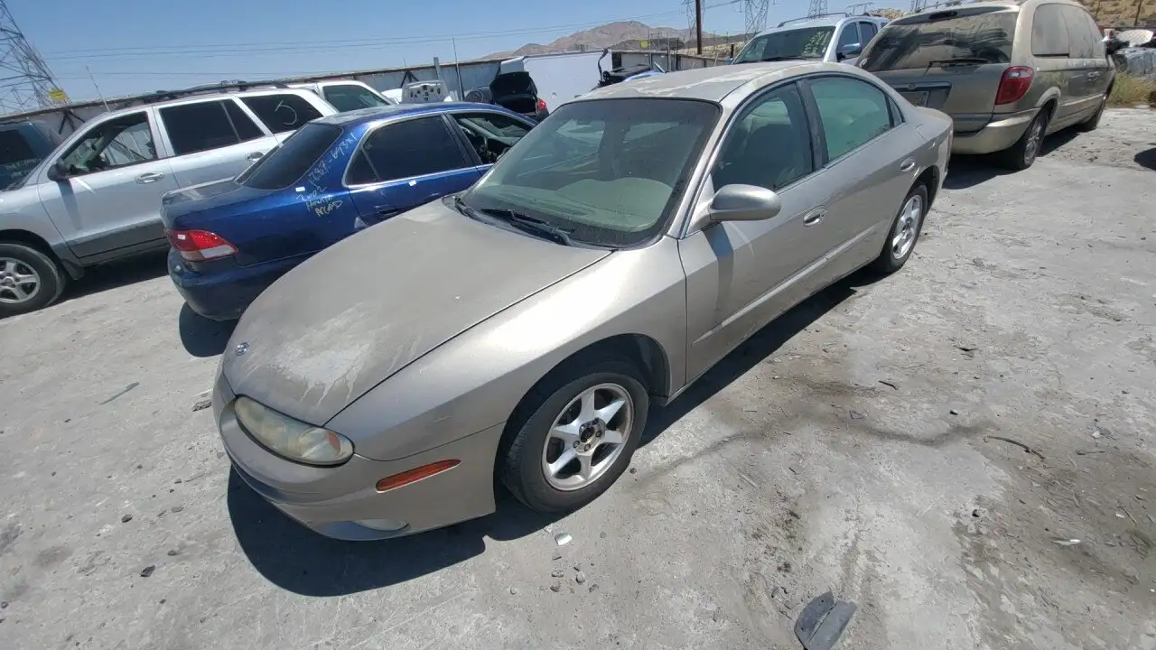 Photo of 2001 Oldsmobile Aurora