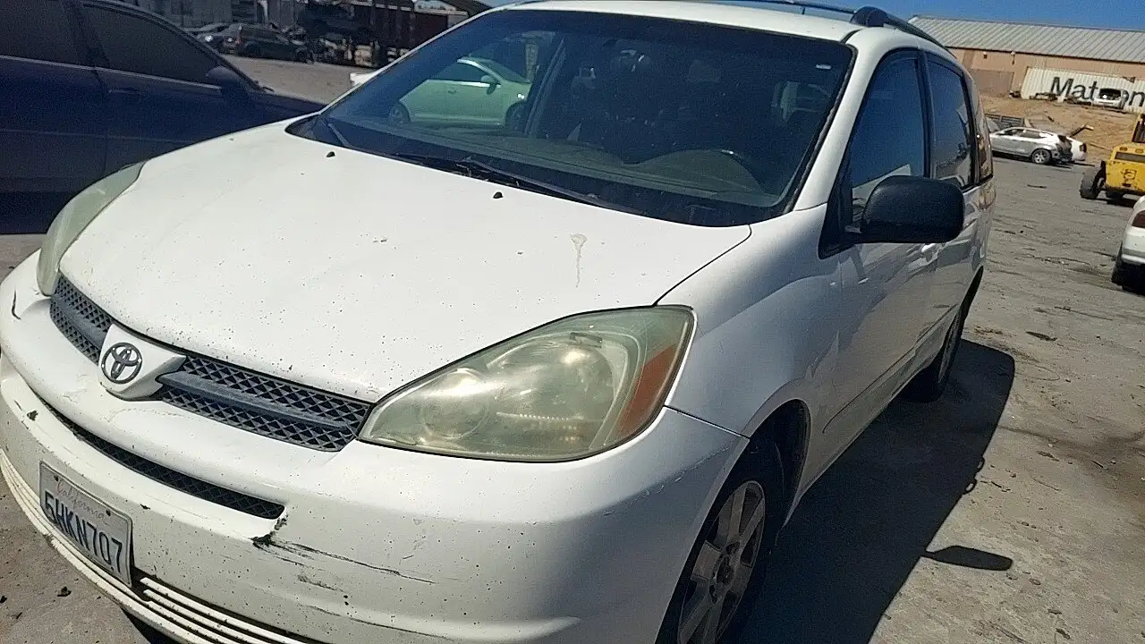 Photo of 2004 Toyota Sienna
