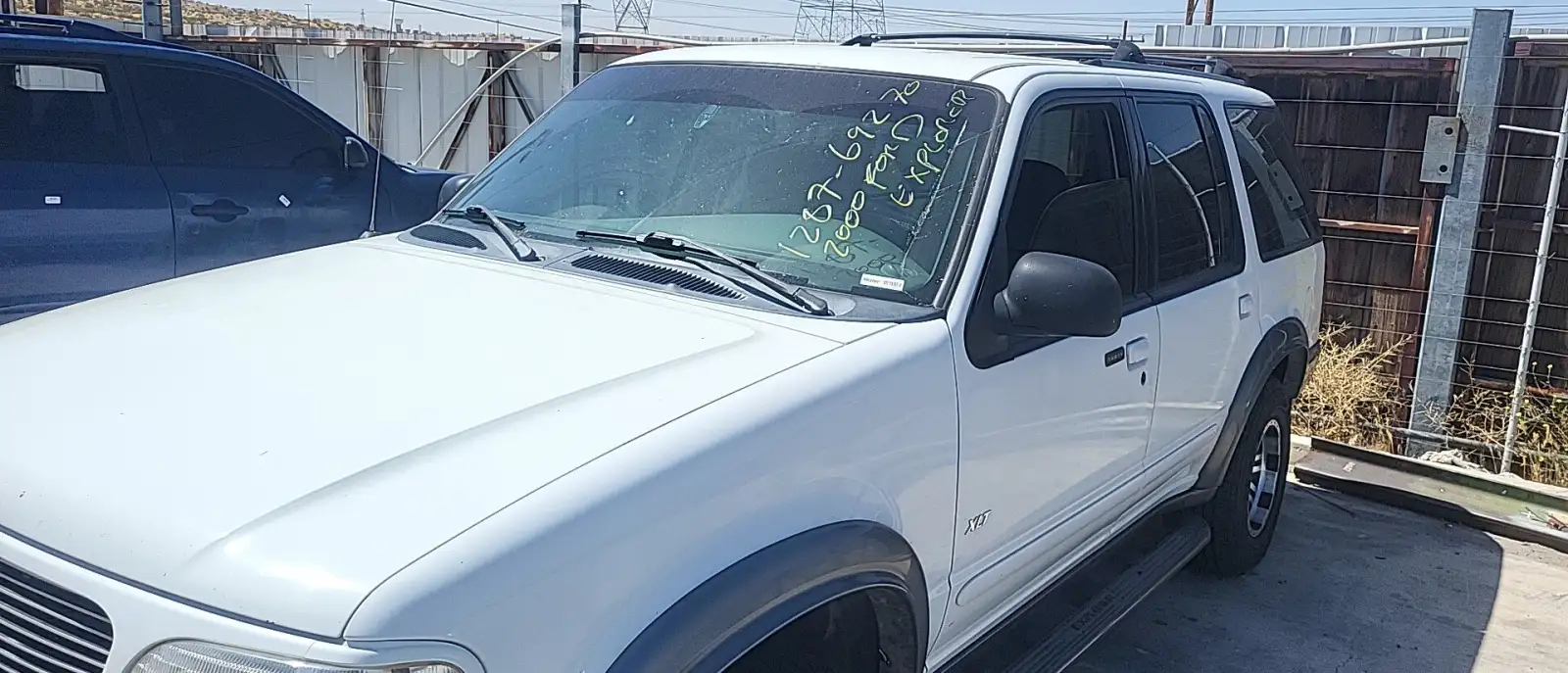 Photo of 2000 Ford Explorer