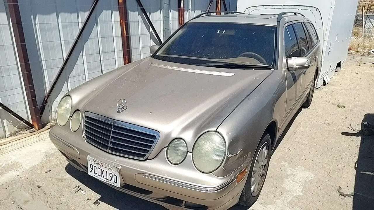 Photo of 2000 Mercedes-Benz E320