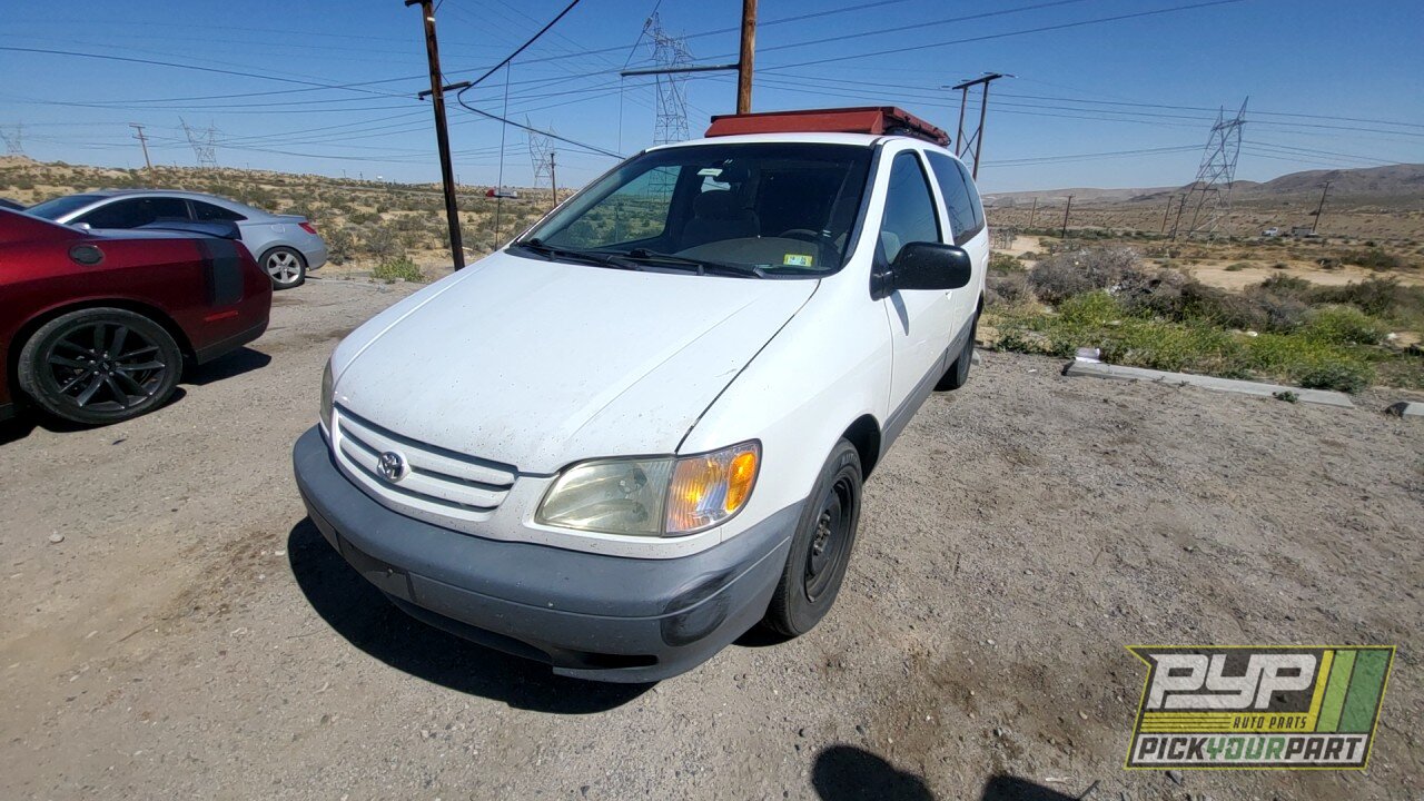 Photo of 2003 Toyota Sienna