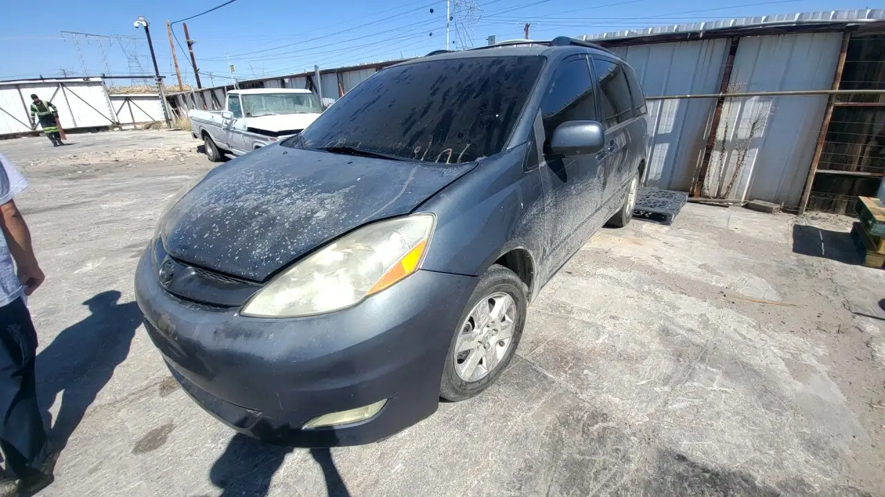 Photo of 2008 Toyota Sienna