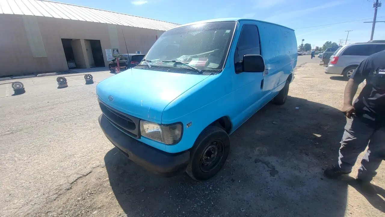 Photo of 2002 Ford E-150 Econoline