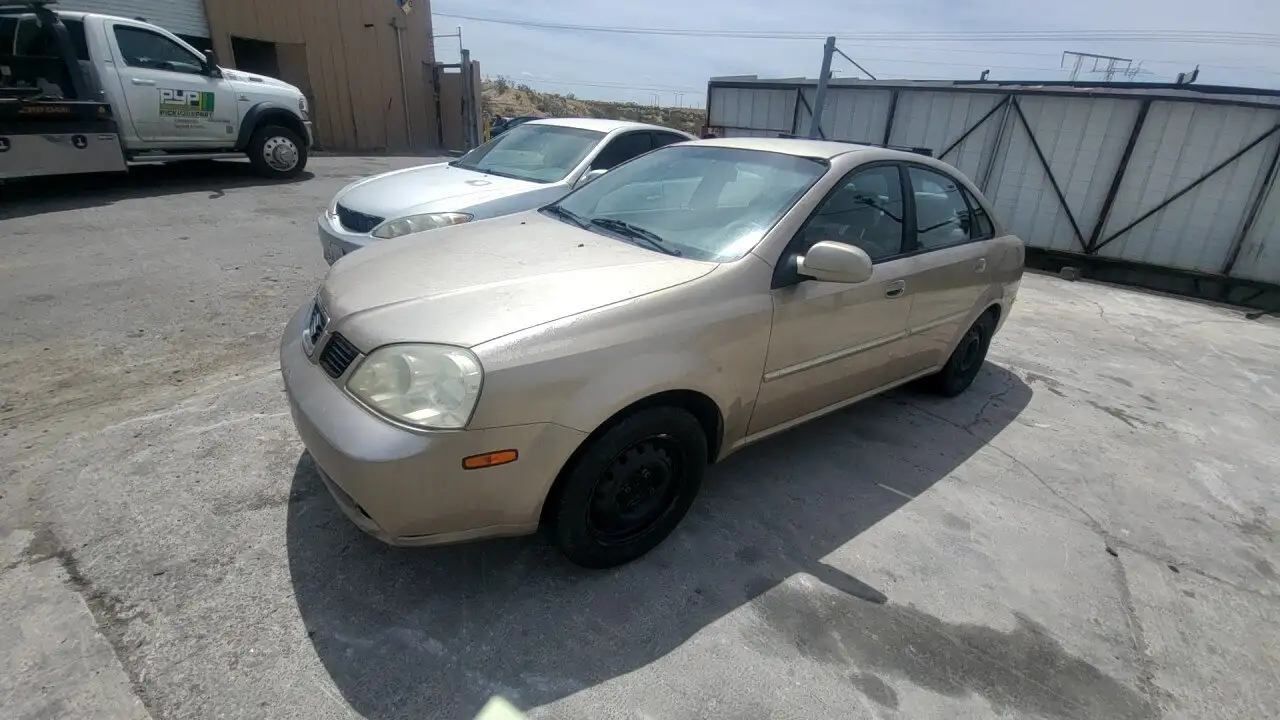 Photo of 2005 Suzuki Forenza