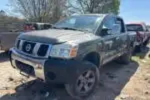 Photo of 2005 Nissan Titan