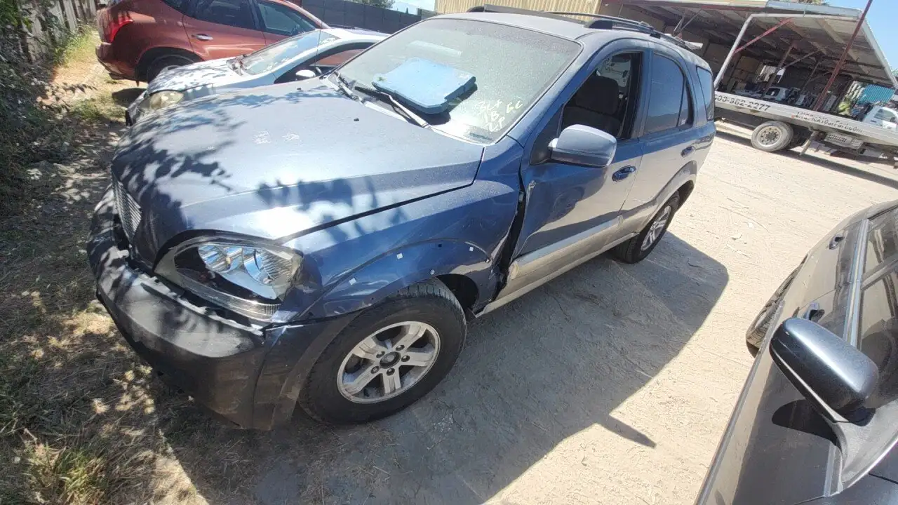 Photo of 2004 Kia Sorento