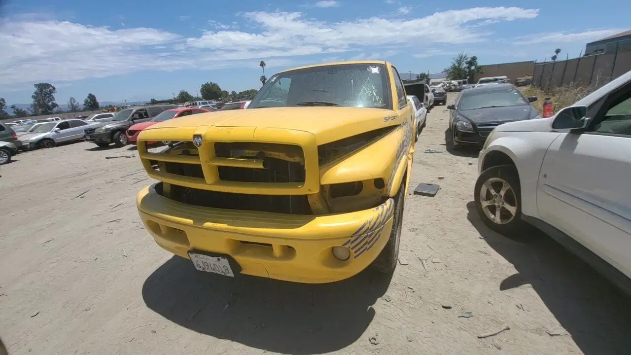 Photo of 2001 Dodge Ram 1500