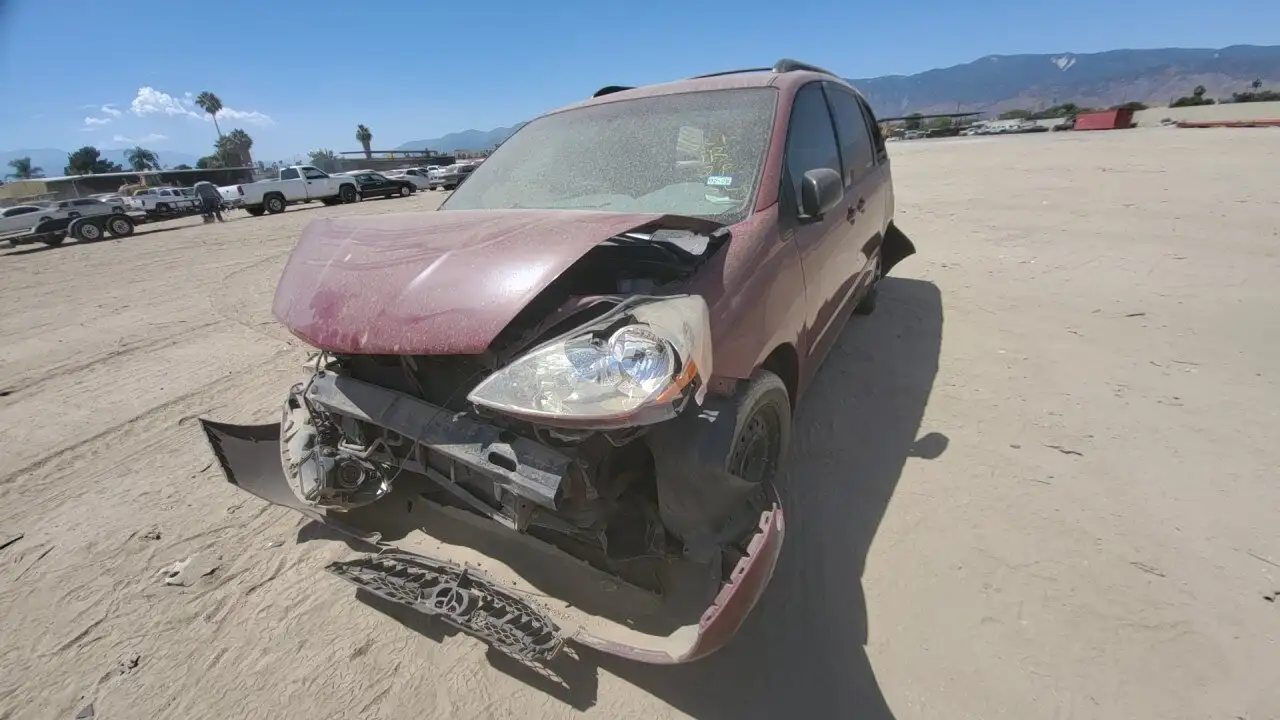 Photo of 2010 Toyota Sienna