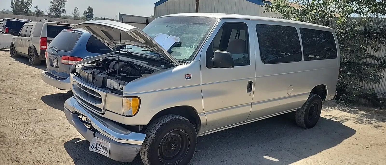 Photo of 1999 Ford E-350 Super Duty