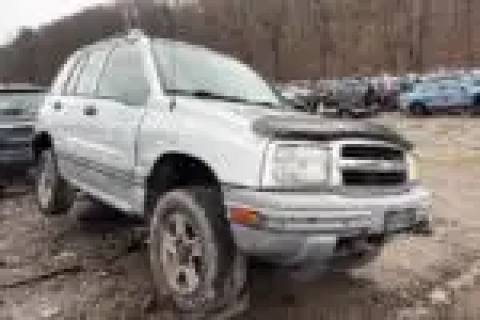 Photo of 2003 Chevrolet Tracker