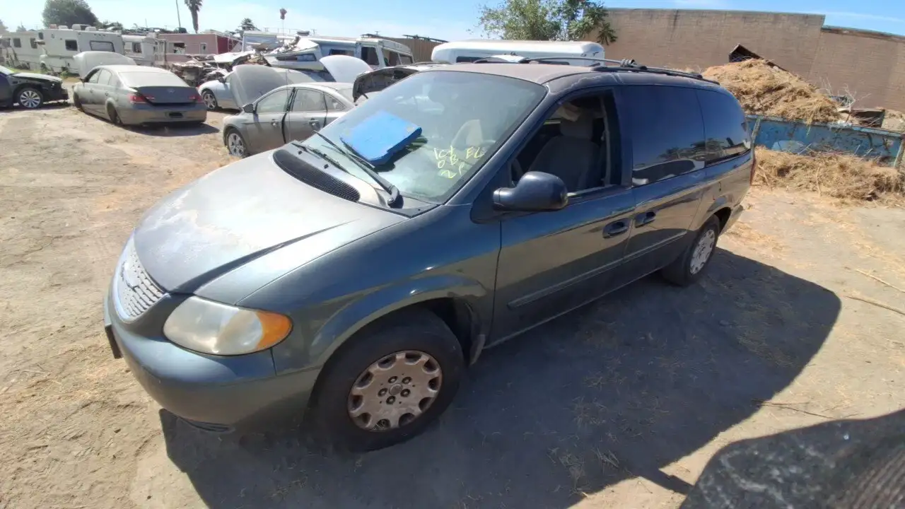 Photo of 2004 Chrysler Town & Country