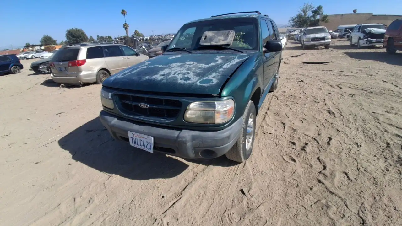 Photo of 2000 Ford Explorer