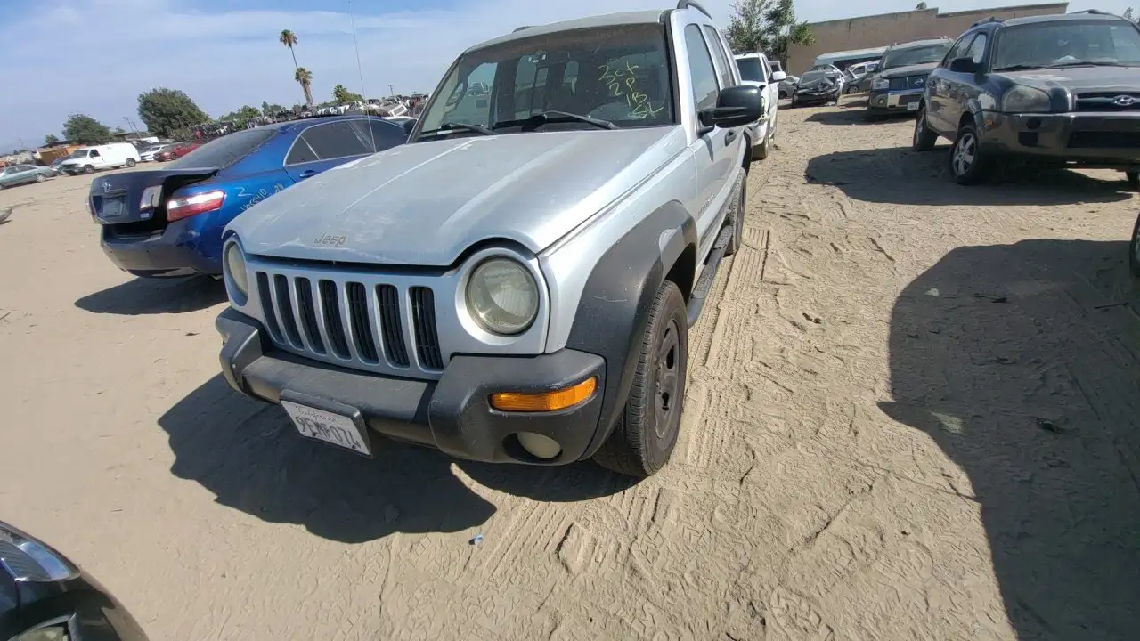 Photo of 2002 Jeep Liberty