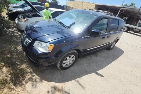 Photo of 2012 Chrysler Town & Country