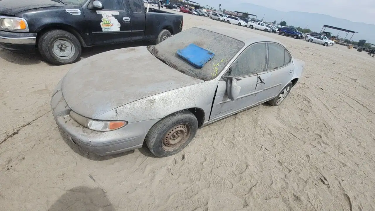 Photo of 2000 Pontiac Grand Prix