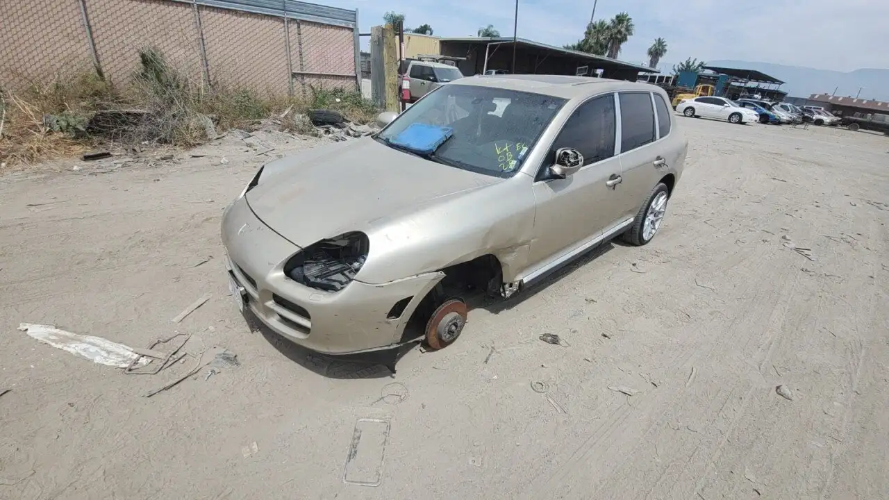 Photo of 2004 Porsche Cayenne