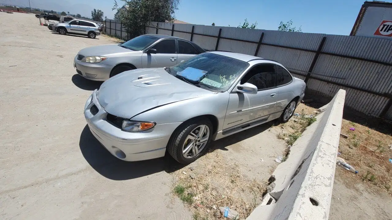 Photo of 2001 Pontiac Grand Prix