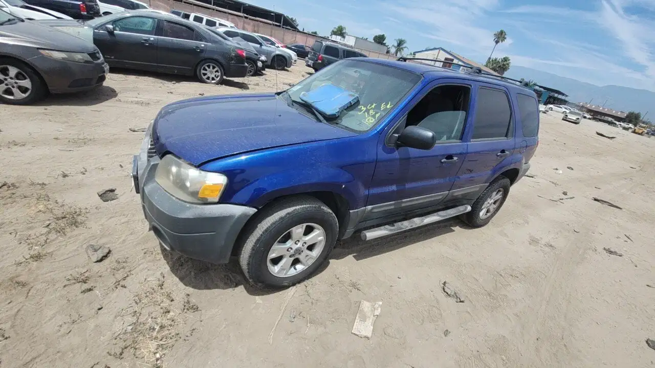 Photo of 2005 Ford Escape