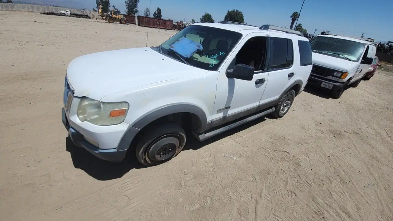 Photo of 2006 Ford Explorer