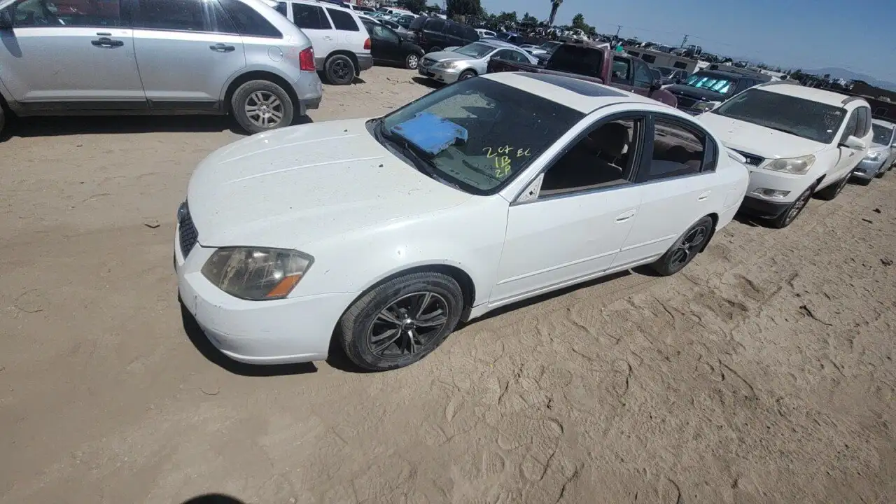 Photo of 2005 Nissan Altima