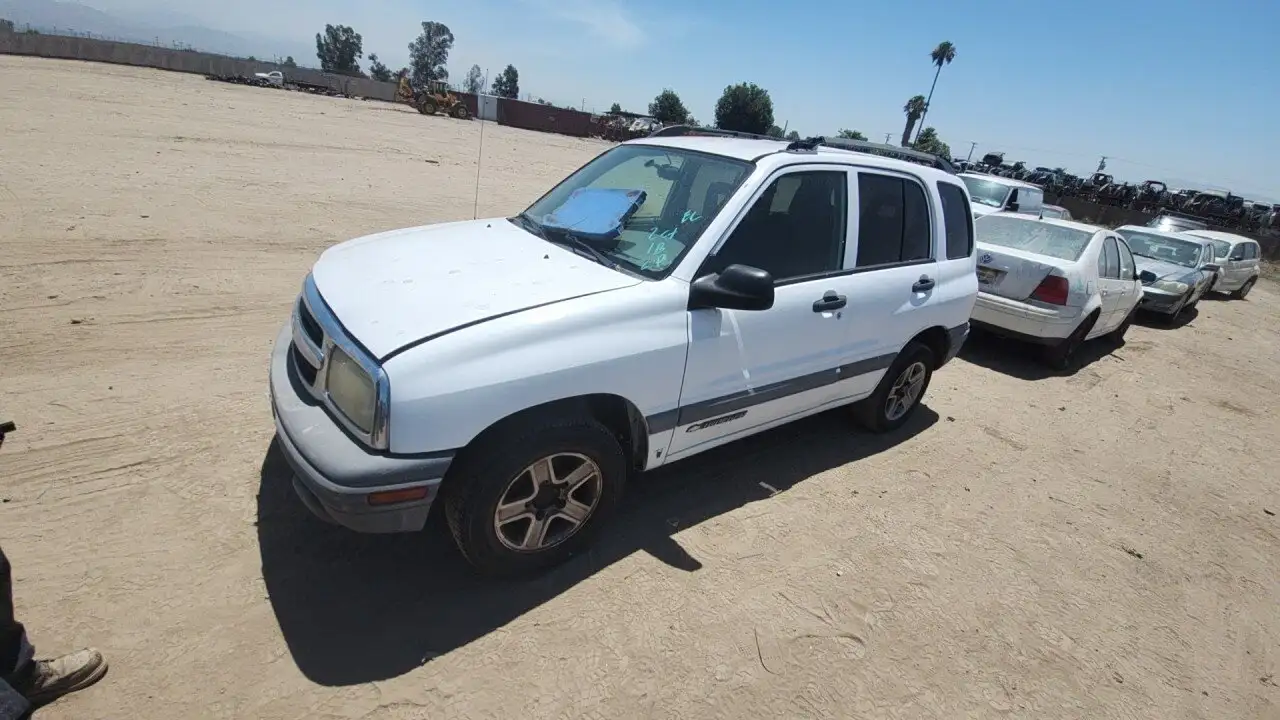Photo of 2003 Chevrolet Tracker