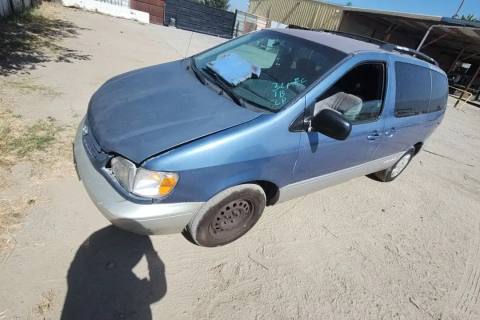 Photo of 2002 Toyota Sienna