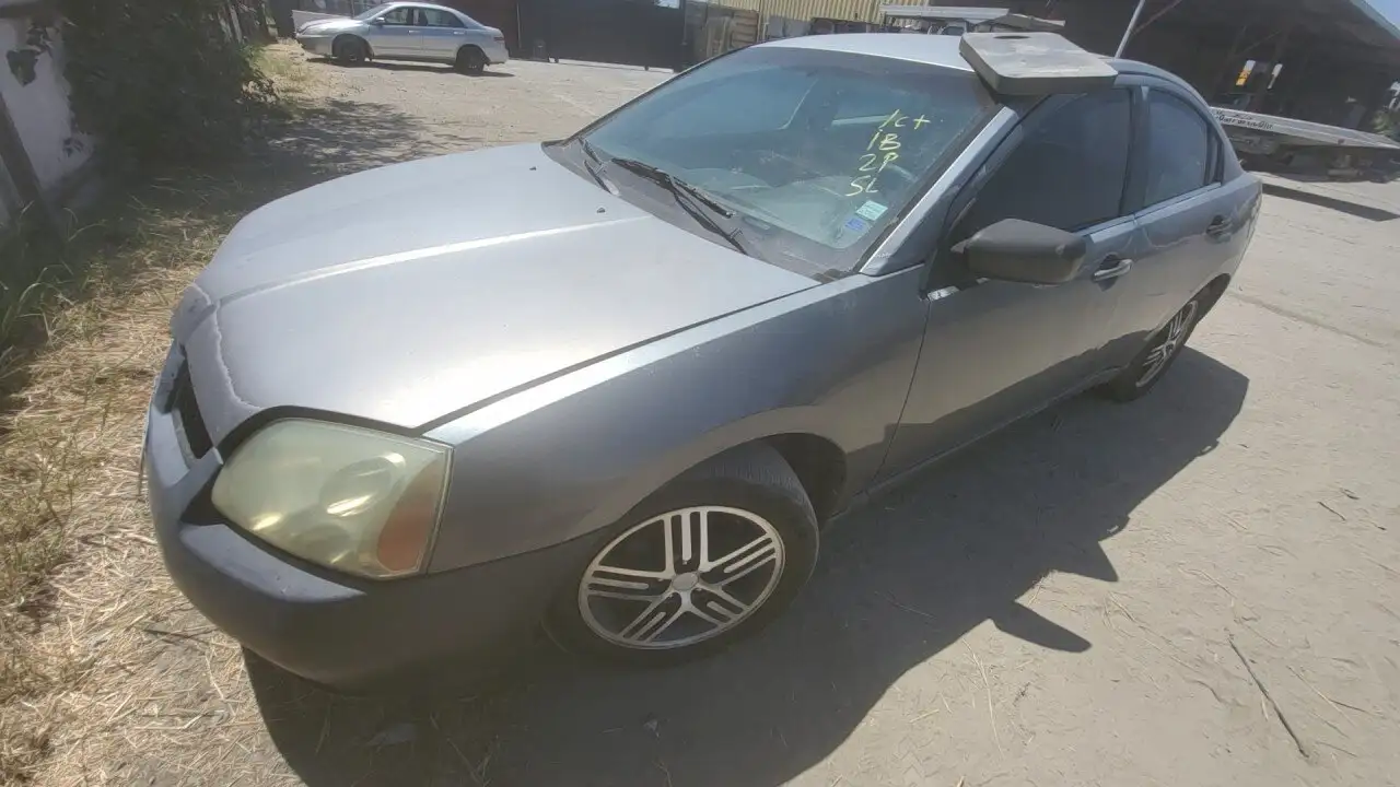 Photo of 2004 Mitsubishi Galant