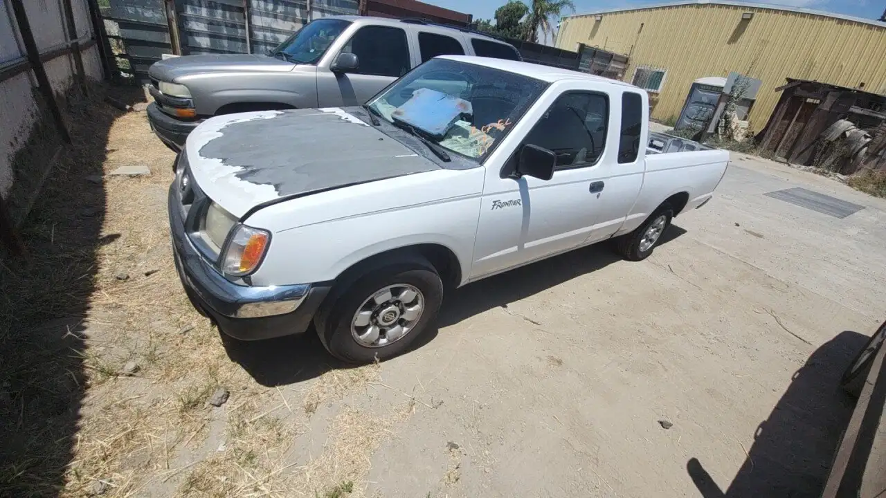 Photo of 2000 Nissan Frontier