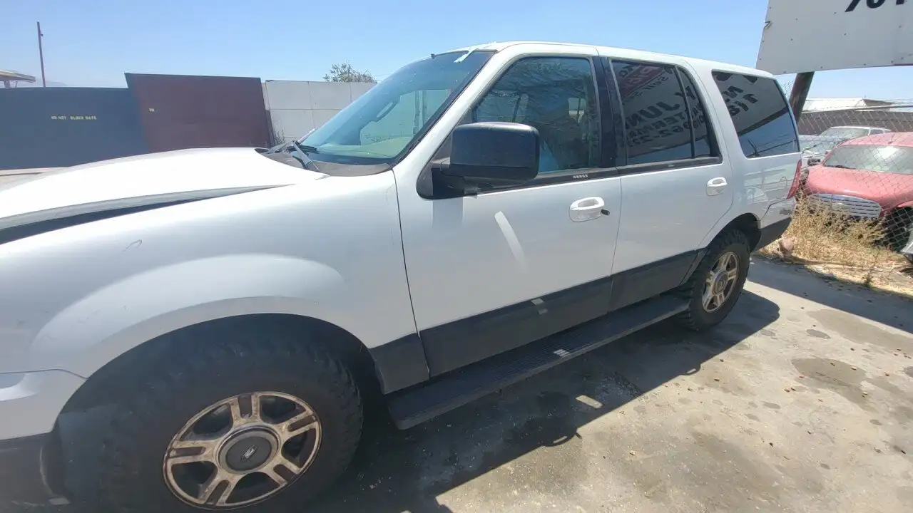 Photo of 2003 Ford Expedition
