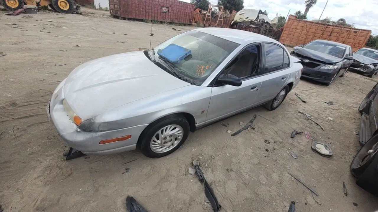 Photo of 2002 Saturn Sl