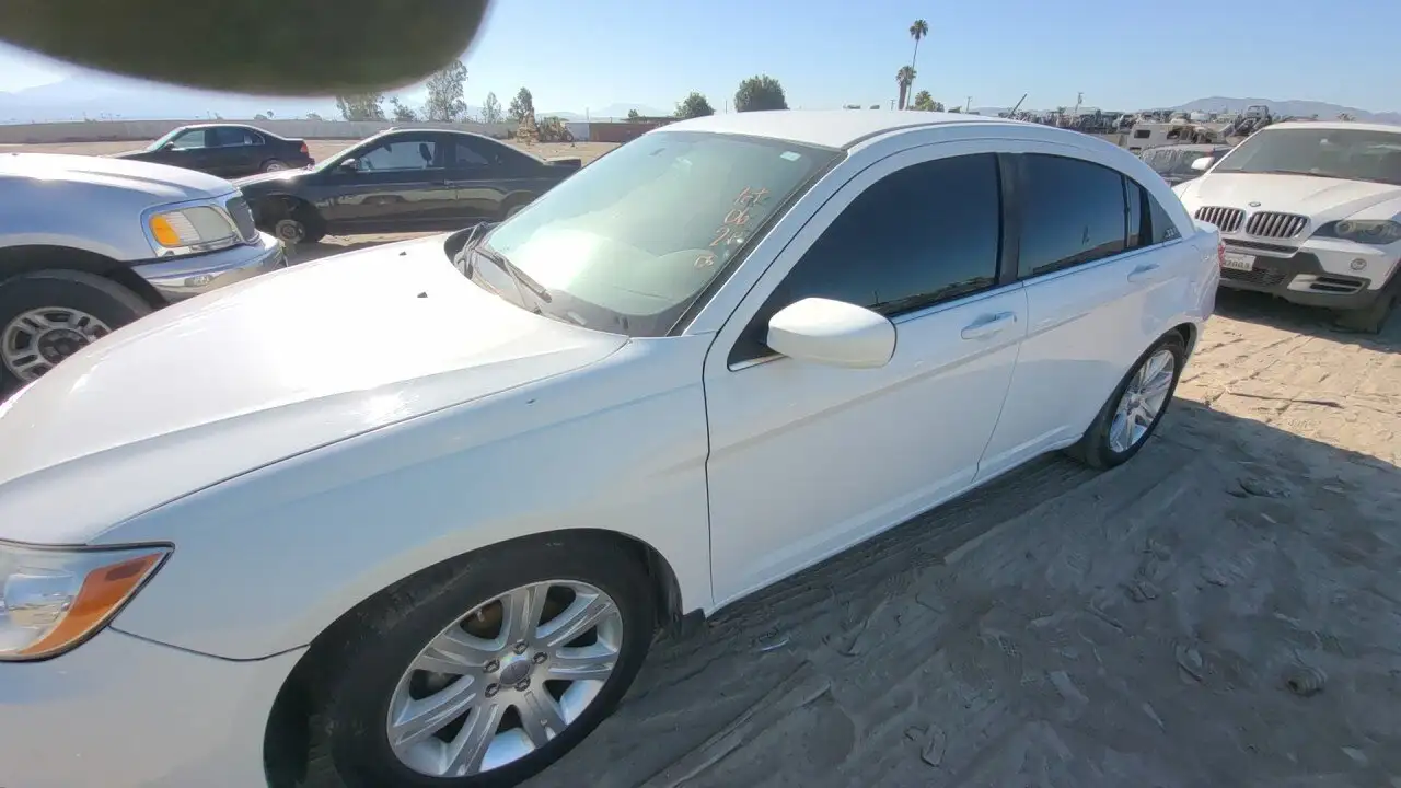 Photo of 2013 Chrysler 200